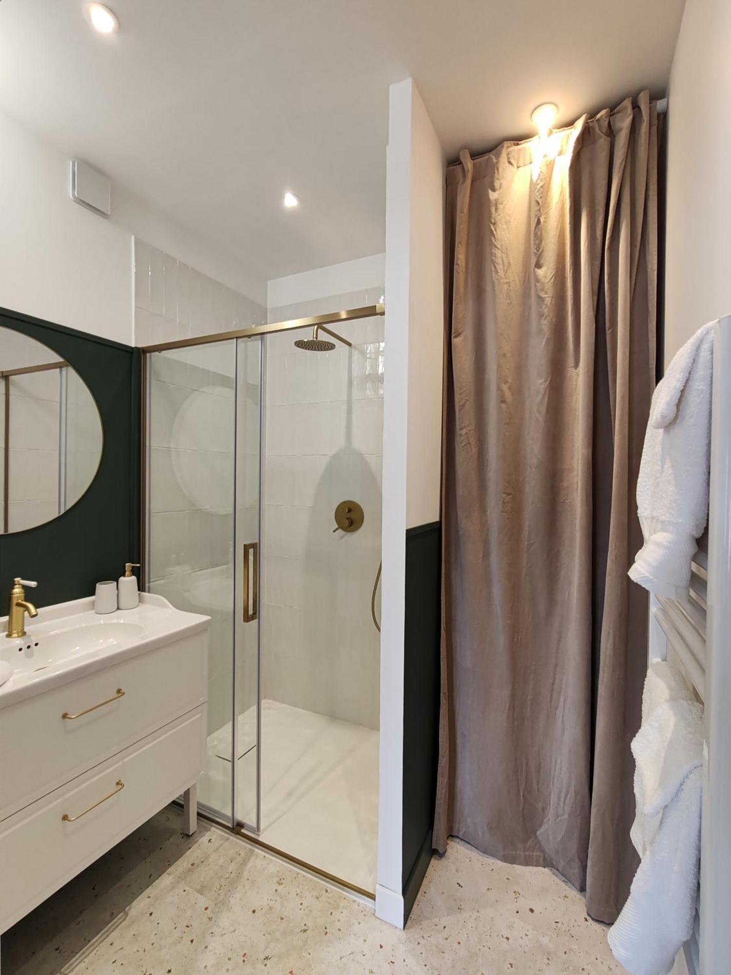L'Oiseau Vert Montbéliard Habitación foto